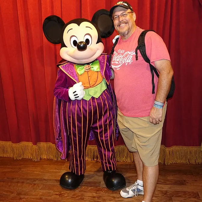 mickey-mouse-at-mickeys-not-so-scary-halloween-party-with-kennythepirate