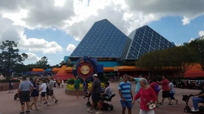 Epcot Chase Disney Visa character meet NEW location!