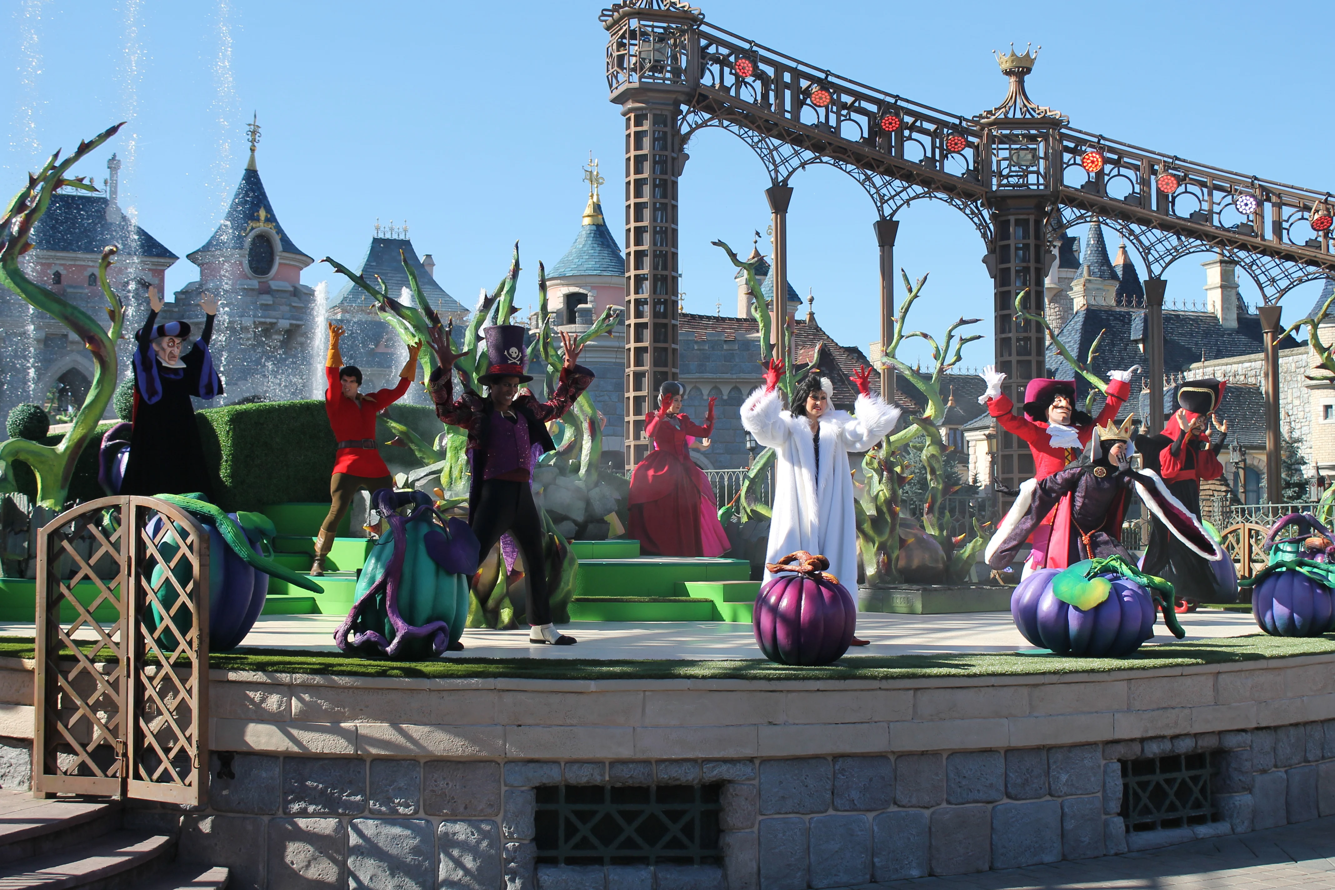 halloween-time-at-disneyland-paris-24