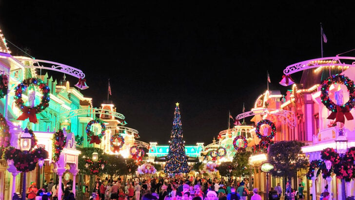How the 6pm Magic Kingdom closings affect Christmas Party guests