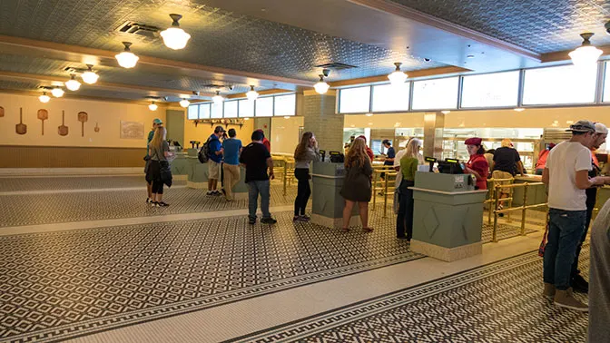 PizzeRizzo Restaurant in Hollywood Studios at Walt Disney World