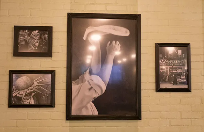 PizzeRizzo Restaurant in Hollywood Studios at Walt Disney World
