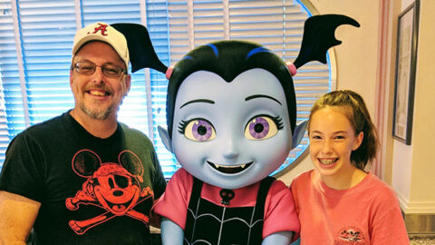 REVIEW: Hollywood and Vine Disney Junior Play n Dine Breakfast with Vampirina