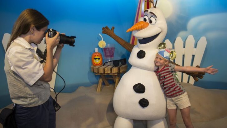 Disney PhotoPass Automated Pictures Spark Debate on Quality of Shots