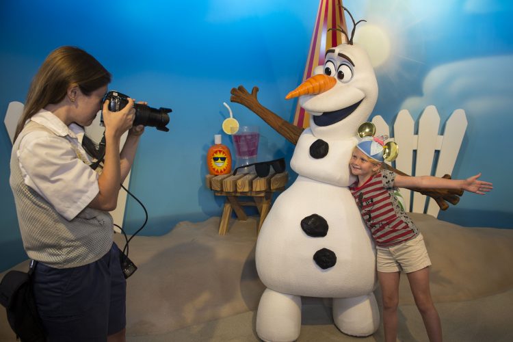 Disney PhotoPass Automated Pictures Spark Debate on Quality of Shots