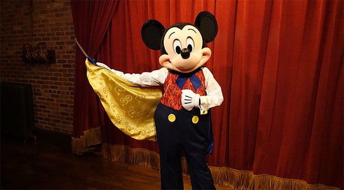 Live Photopass Photographers return to the Mickey Mouse meet in the Magic Kingdom