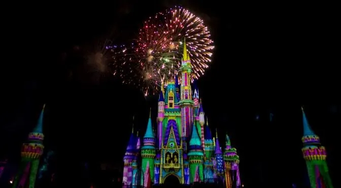 Minnie's Wonderful Christmastime Fireworks 4