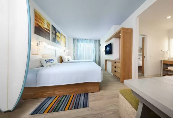 Universal's Dockside Inn and Suites