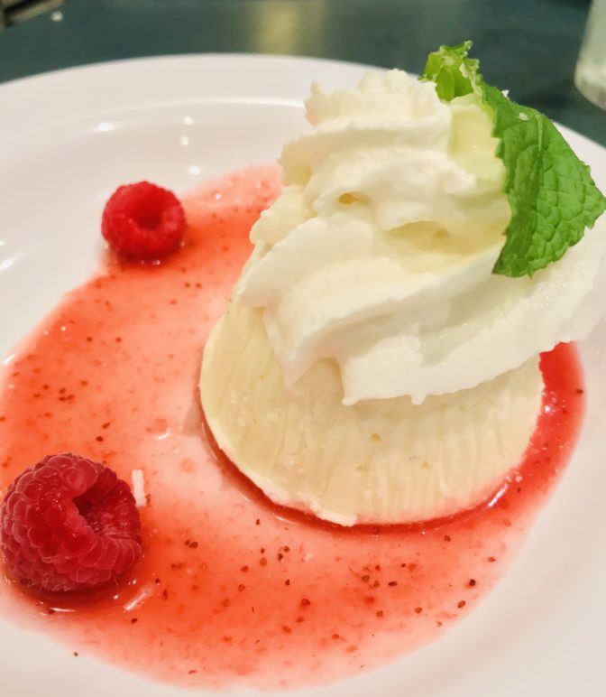 Dining Review Hollywood and Vine Christmas Seasonal Dine