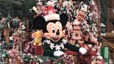 7 Unforgettable Holiday Traditions at Disneyland