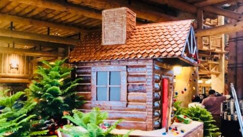 Wilderness Lodge Debuts Christmas Gingerbread Cabin!
