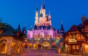 Magic Kingdom Updates Park Hours in March and April