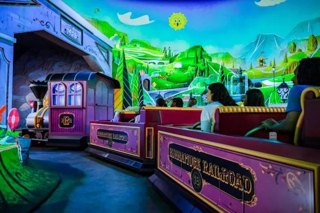 New Video of Mickey and Minnie's Runaway Railway