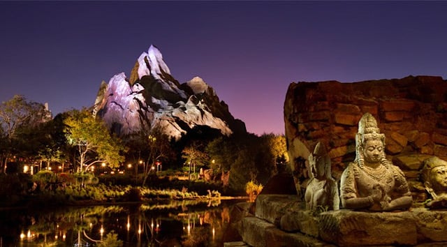 Disney Magical Moments: Expedition Everest Virtual Ride and Learn