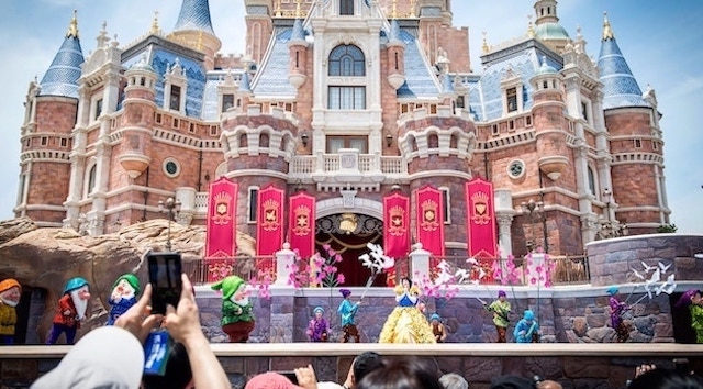 Stage Shows Return to Shanghai Disneyland: What This Could Mean for U.S. Disney Parks