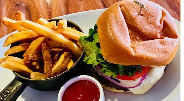 Bargain Dining: Disney World's Best Burger For Less Than Ten Dollars!