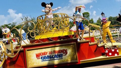 Complete Guide to Disney World Character Cavalcade Experiences