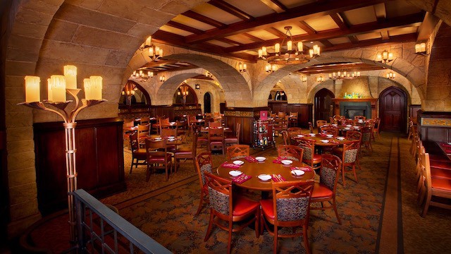 Le Cellier dining