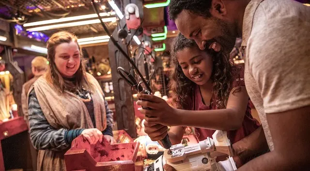 Update: Star Wars Galaxy Edge Experiences Opening Soon