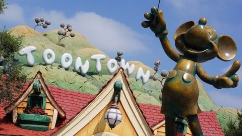 NEWS: California Governor Discusses Reopening Plans for Disneyland