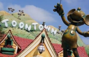 Disneyland Cast Members Set To Receive Care Packages