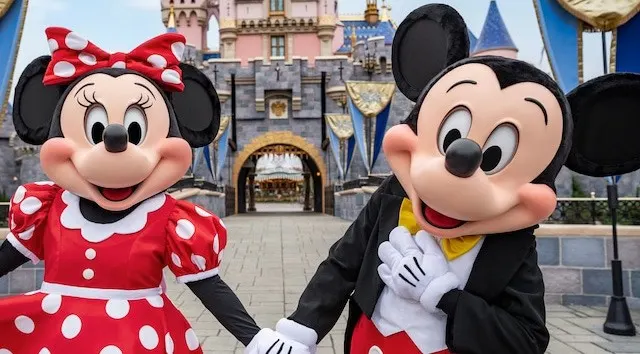 Disneyland Extends Reservation Cancellations