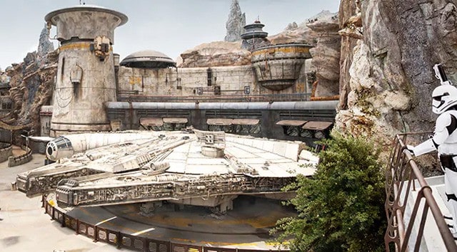 Star Wars: Galaxy's Edge Celebrates its First Anniversary!