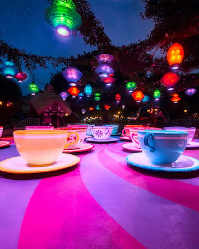 Vertical Tea Cups