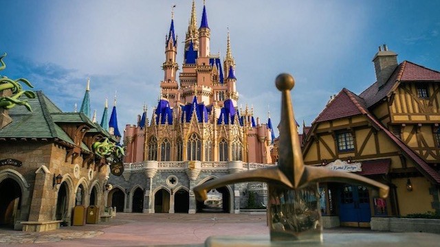 Former Magic Kingdom Vice President to Offer Help to Laid Off Cast Members