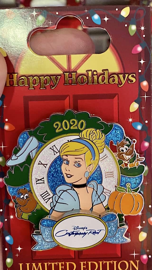 2020 Disney resort holiday pin