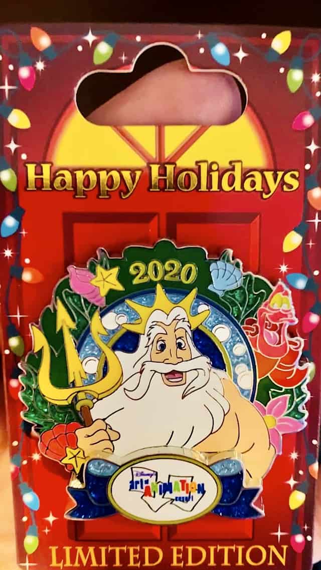 2020 Disney resort holiday pin