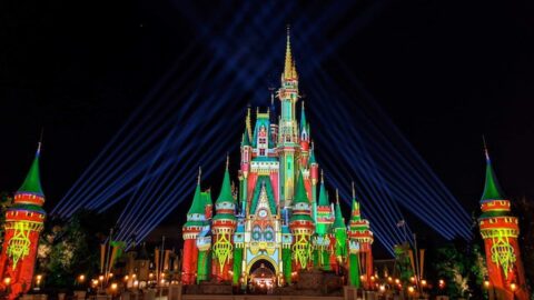 Video: Watch Walt Disney World transform into a magical Christmas wonderland!