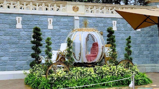 The Cinderella Carriage is Back at Magic Kingdom for a Limited Time!