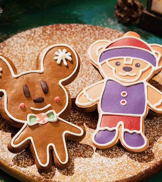 Just in Time for Santa: Disney's Christmas Cookie Recipe Collection 5