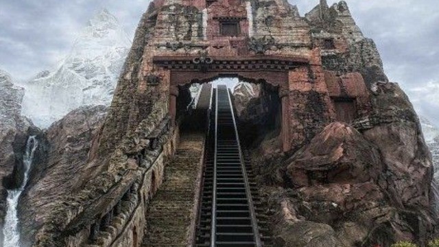 No Social Distancing on Expedition Everest Now?