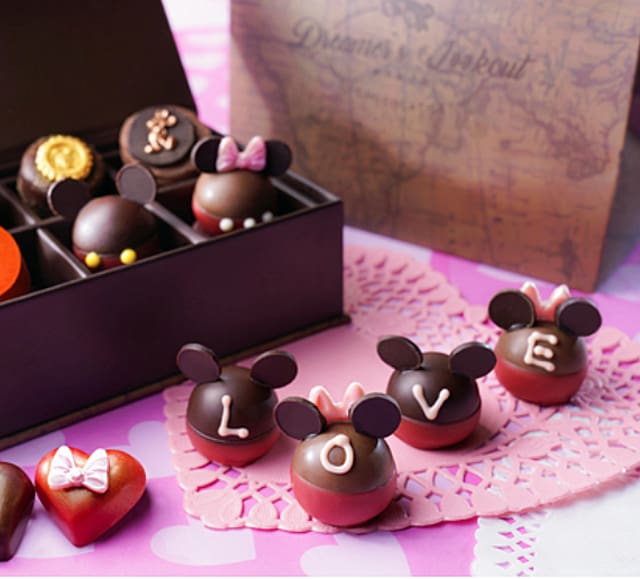 Disney Parks New Foodie Guide to Valentine’s Treats and Meals