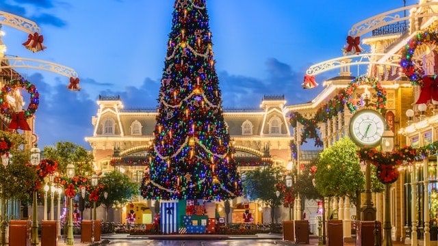 Why it's more fun to visit Disney World during a holiday