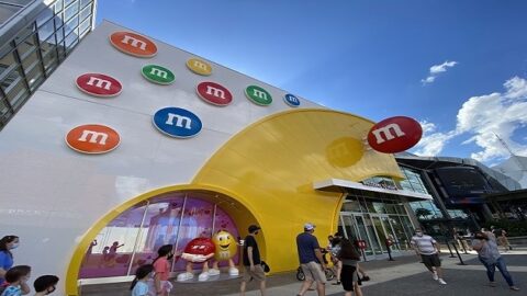 Why you should personalize candy at the new M and M store in Disney Springs