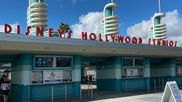 Delays at Entrance of Disney's Hollywood Studios Today: Photos