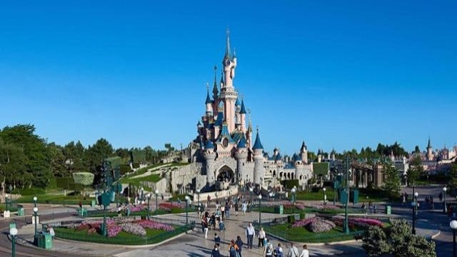New: Disneyland Paris Postpones its Reopening Again