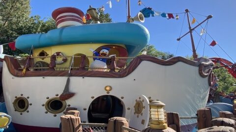 Where and How To Find Favorite Characters at Disneyland Park
