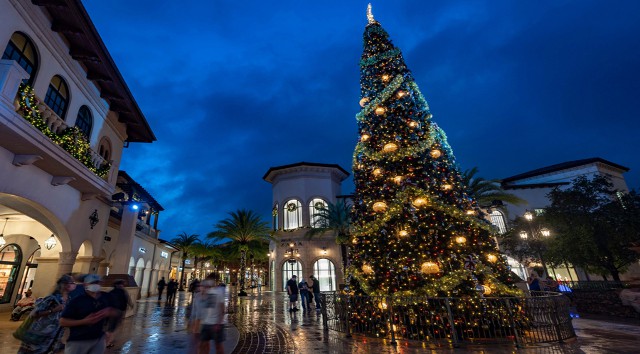 These Two Fan Favorites And More Are Returning To Resort Hotels and Disney Springs This Holiday Season