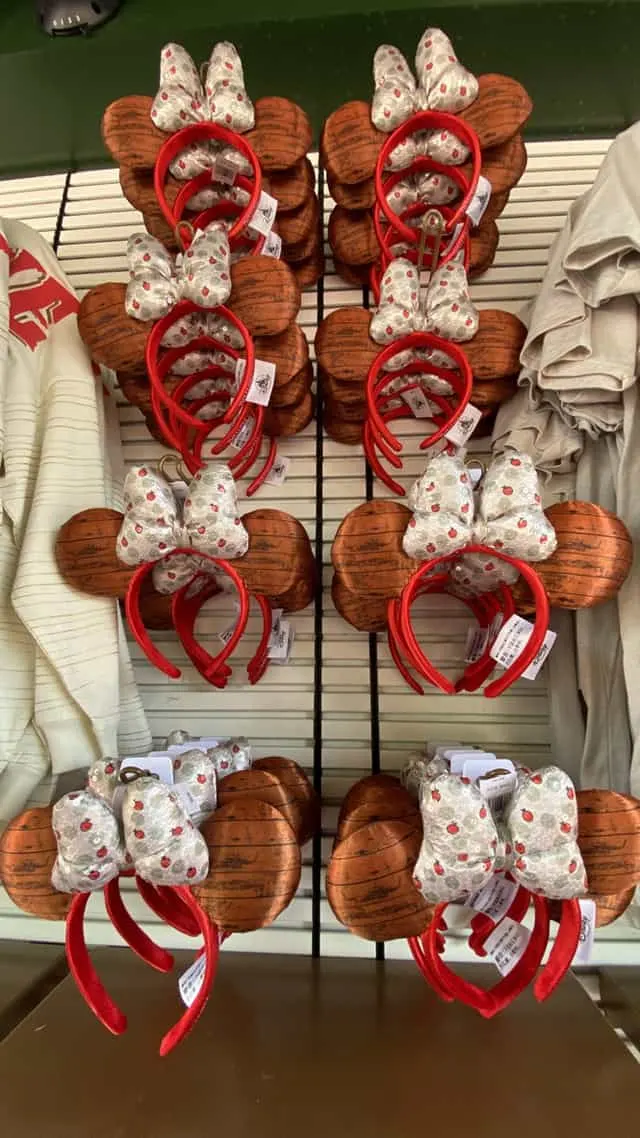 Photos and Prices for All the New 2021 Food and Wine Festival Merchandise