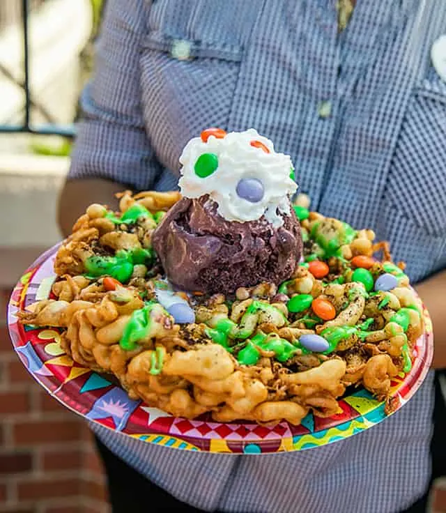 Check-out-the-New-Disney-World-Frightful-Favorite-Halloween-Treats-Guide