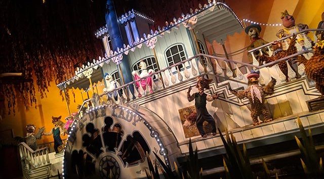 Guests jump out of Splash Mountain log during the ride!