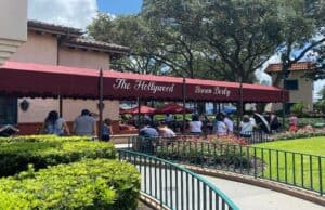 The Hollywood Brown Derby History And Its Famous Dish