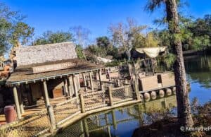 Breaking: Guests Evacuated from Tom Sawyer Island as Man with Hatchet Seen in the Area
