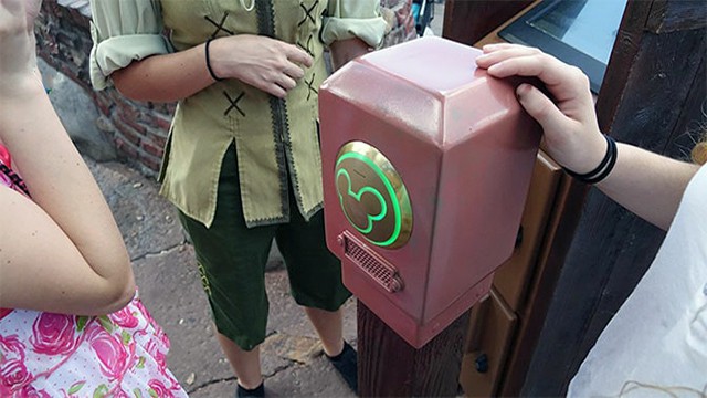 How to Navigate Disney World without a Magic Band
