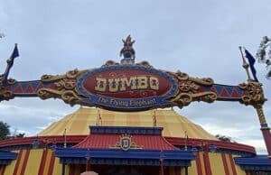 How does the Dumbo the Flying Elephant pager system work?