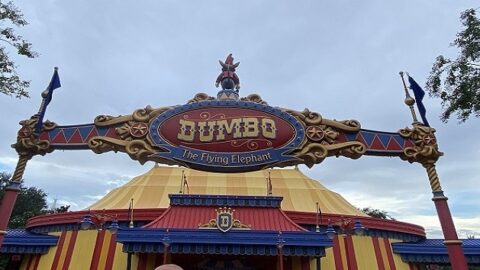 How does the Dumbo the Flying Elephant pager system work?